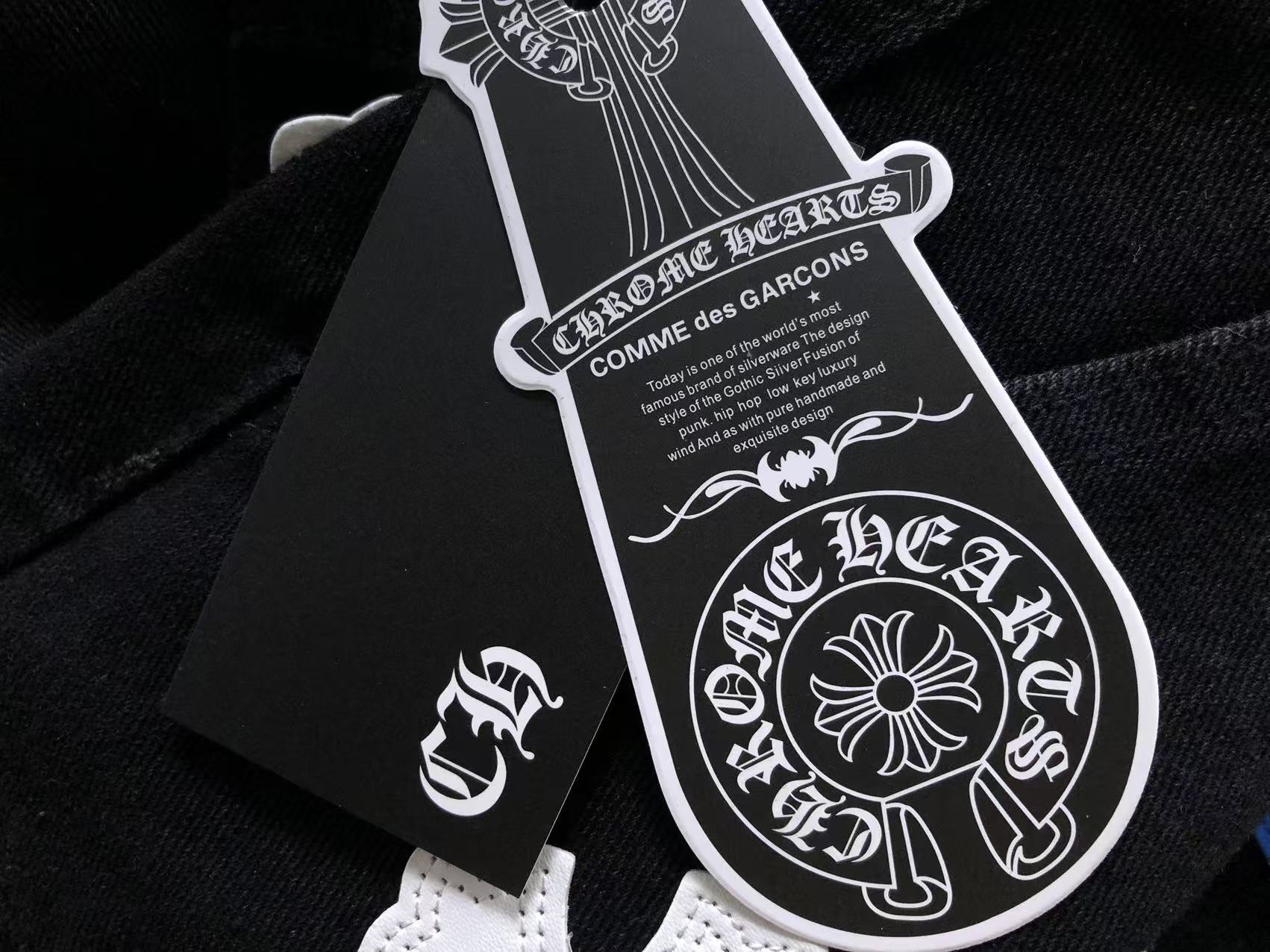 CHROME BLACK JEANS WHITE BLUE CROSS