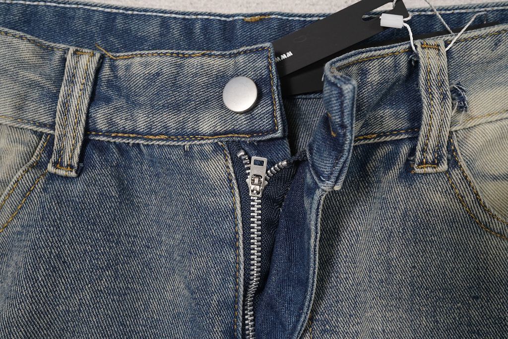 AMIRI BLUE JEANS RED PATCHS