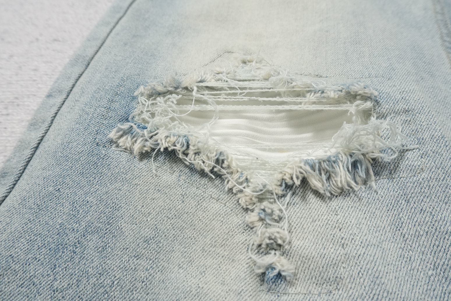 AMIRI SKY BLUE SMALL WHITE PATCHS