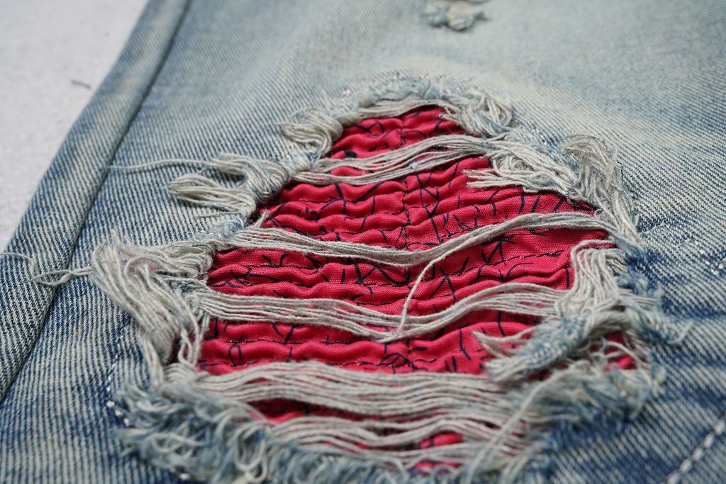 AMIRI BLUE JEANS RED PATCHS